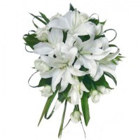 Bouquet redondo de novia de lirios y rosas